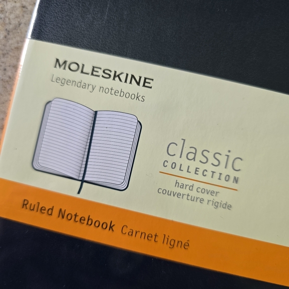 Moleskine XL sapphire blue notebook - Picture 2 of 13